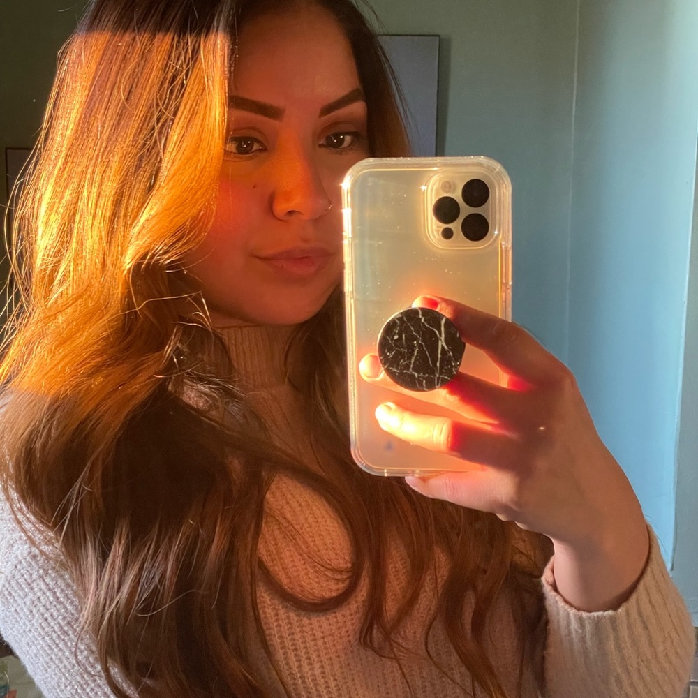 Meet your Posher, Alejandra